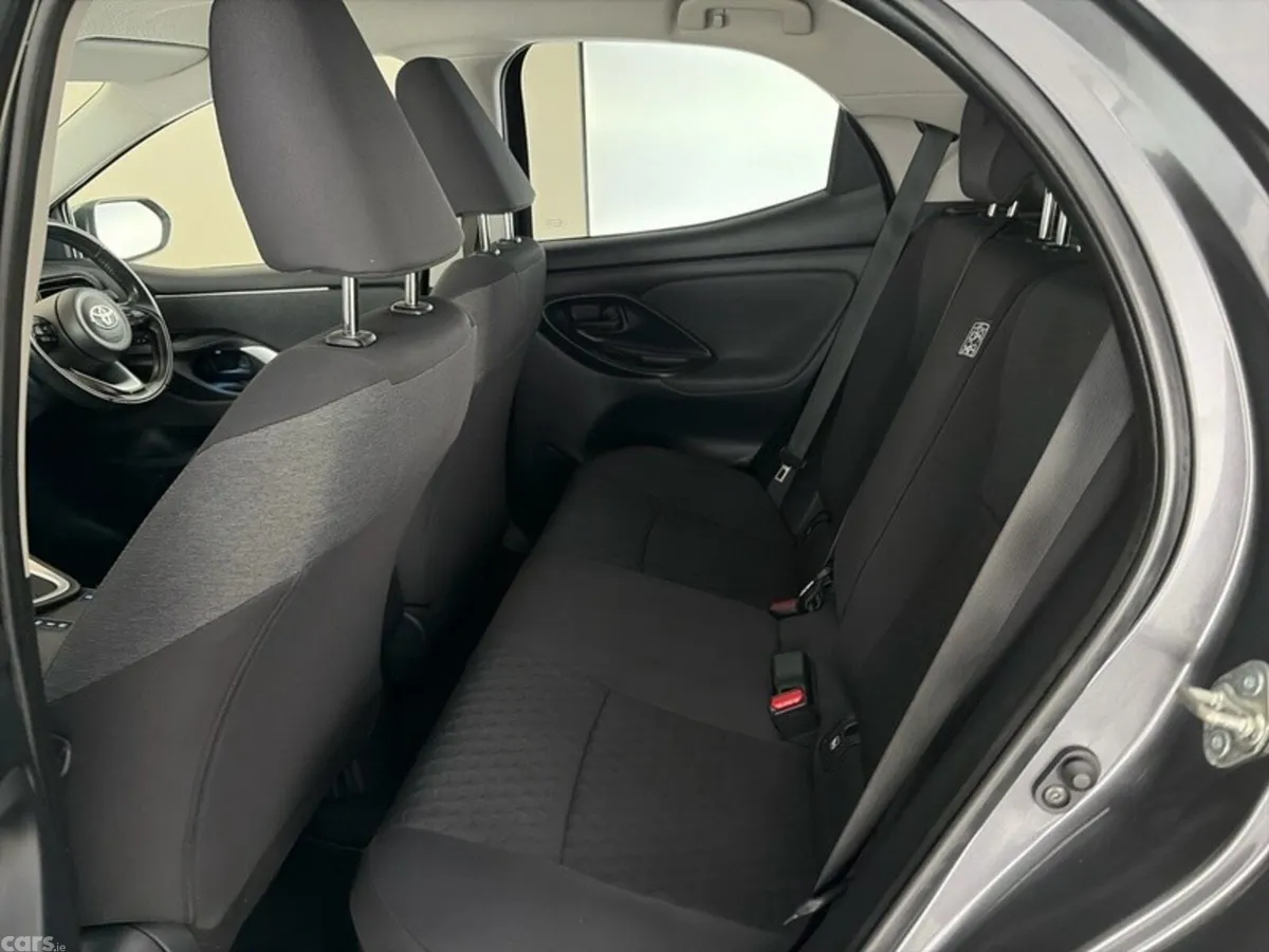 Toyota Yaris Hatchback, Petrol Hybrid, 2022, Grey