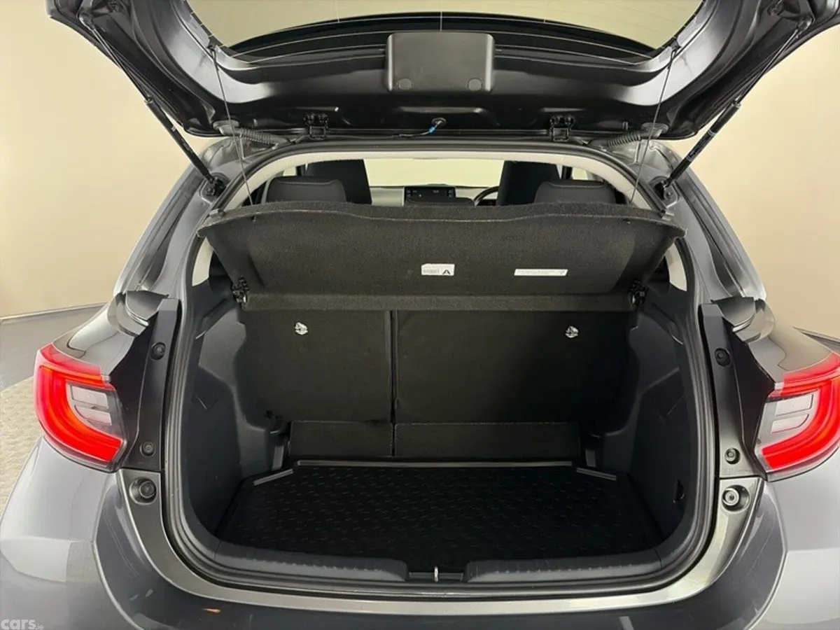 Toyota Yaris Hatchback, Petrol Hybrid, 2022, Grey