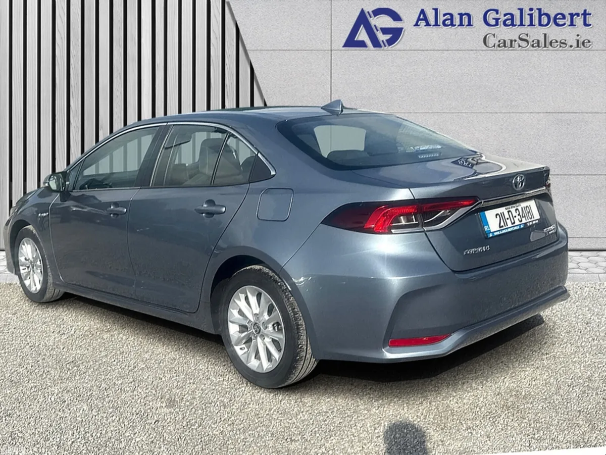 Toyota Corolla Saloon, Petrol Hybrid, 2021, Grey
