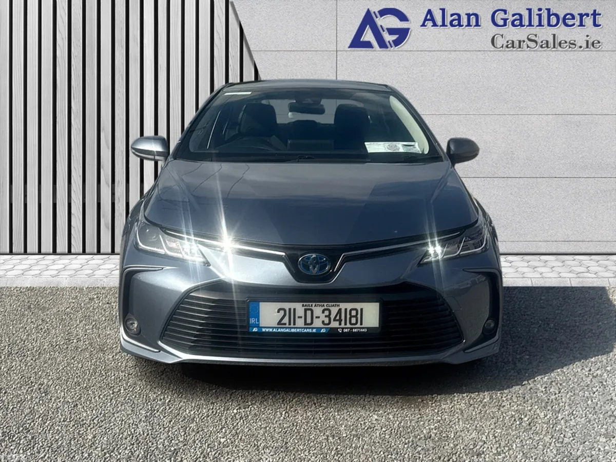 Toyota Corolla Saloon, Petrol Hybrid, 2021, Grey