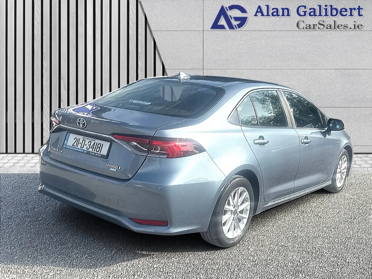 Toyota Corolla Saloon, Petrol Hybrid, 2021, Grey