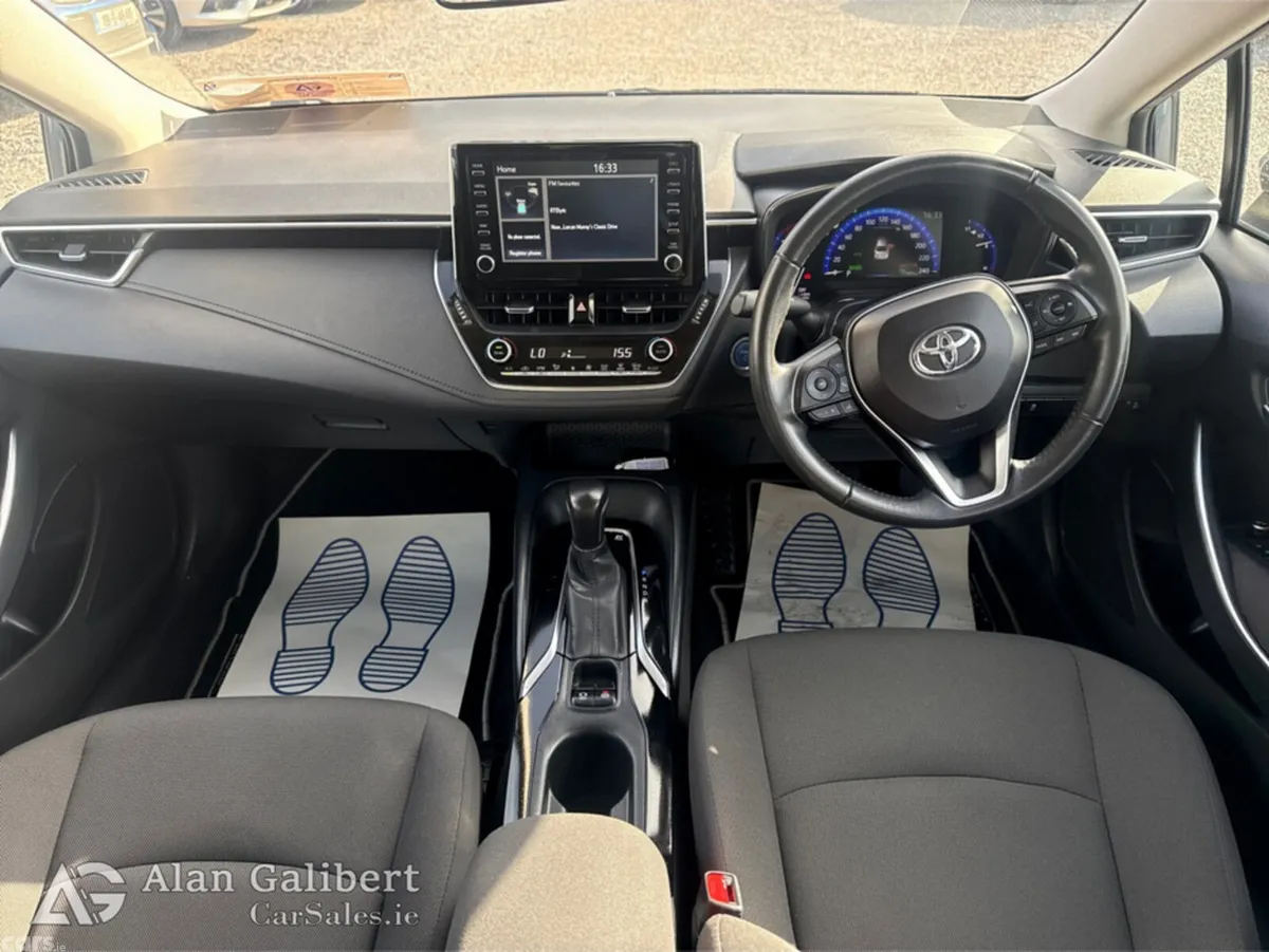Toyota Corolla Saloon, Petrol Hybrid, 2021, Grey