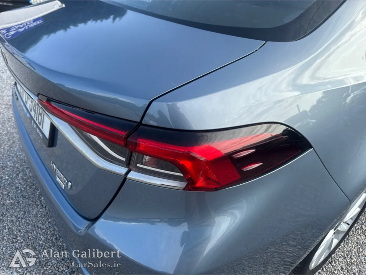 Toyota Corolla Saloon, Petrol Hybrid, 2021, Grey