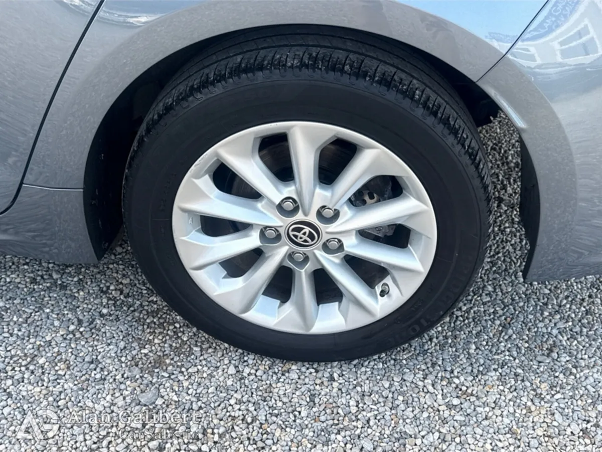 Toyota Corolla Saloon, Petrol Hybrid, 2021, Grey