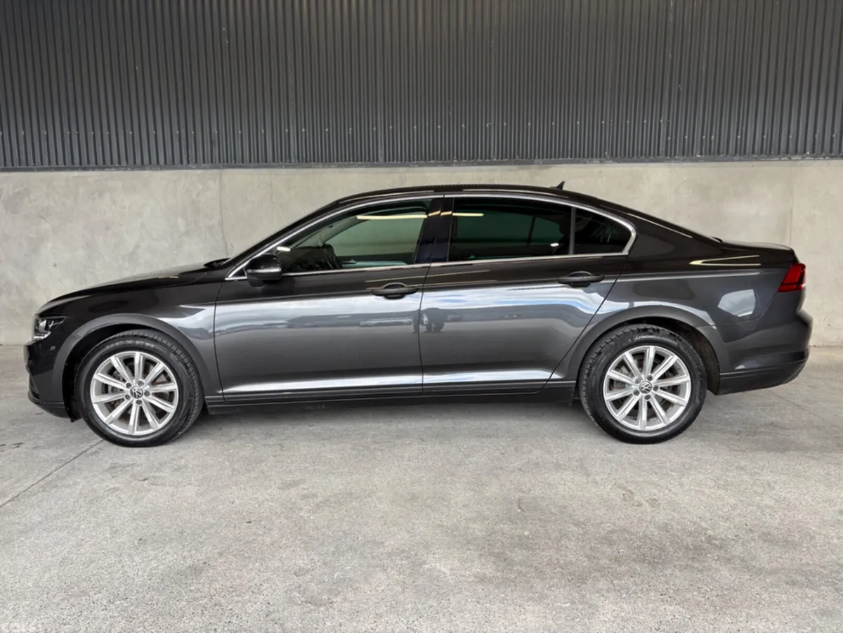 Volkswagen Passat Saloon, Diesel, 2021, Grey