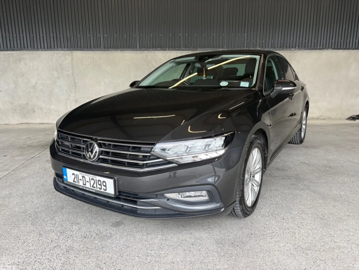 Volkswagen Passat Saloon, Diesel, 2021, Grey