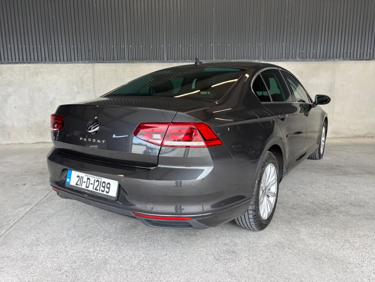 Volkswagen Passat Saloon, Diesel, 2021, Grey