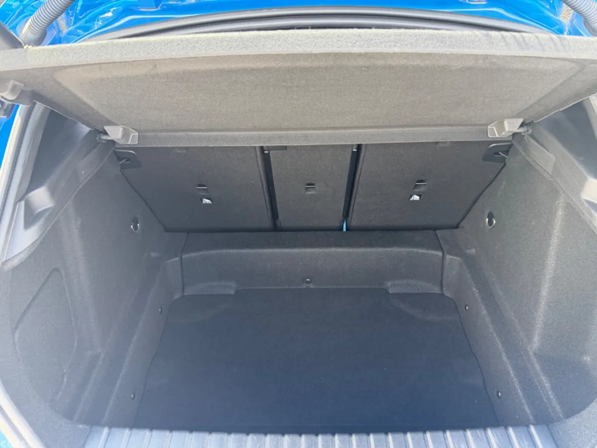 BMW 1-Series Hatchback, Petrol, 2019, Blue