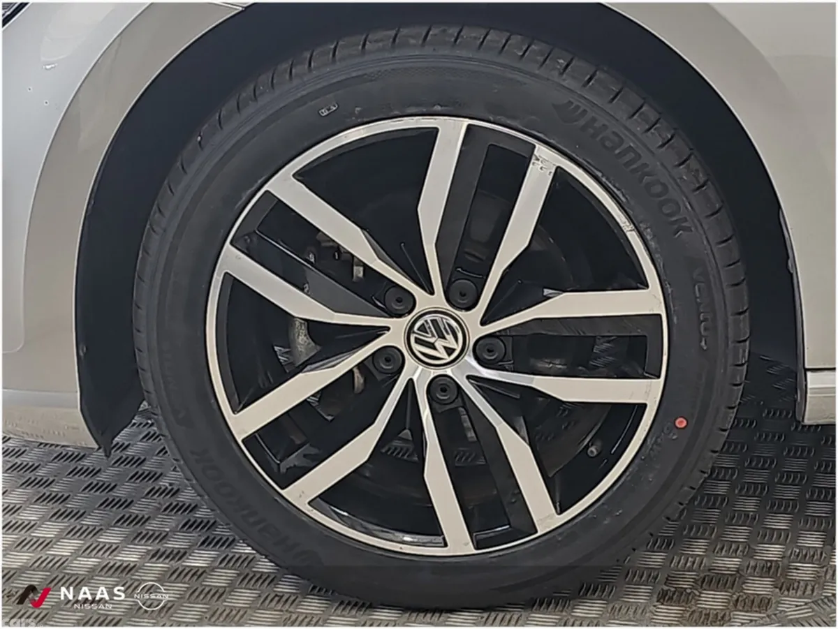 Volkswagen Golf Hatchback, Petrol, 2019, Silver