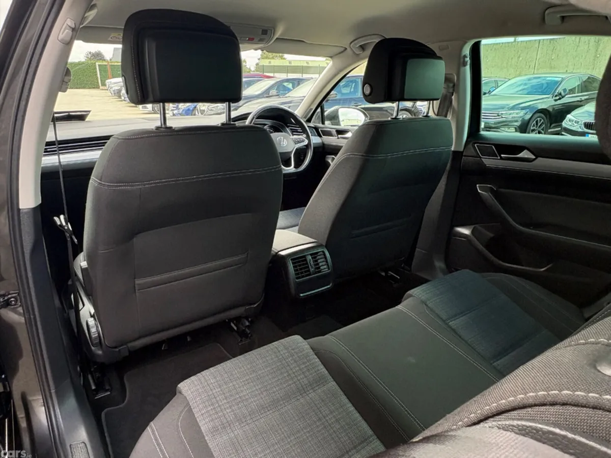 Volkswagen Passat Saloon, Diesel, 2021, Grey