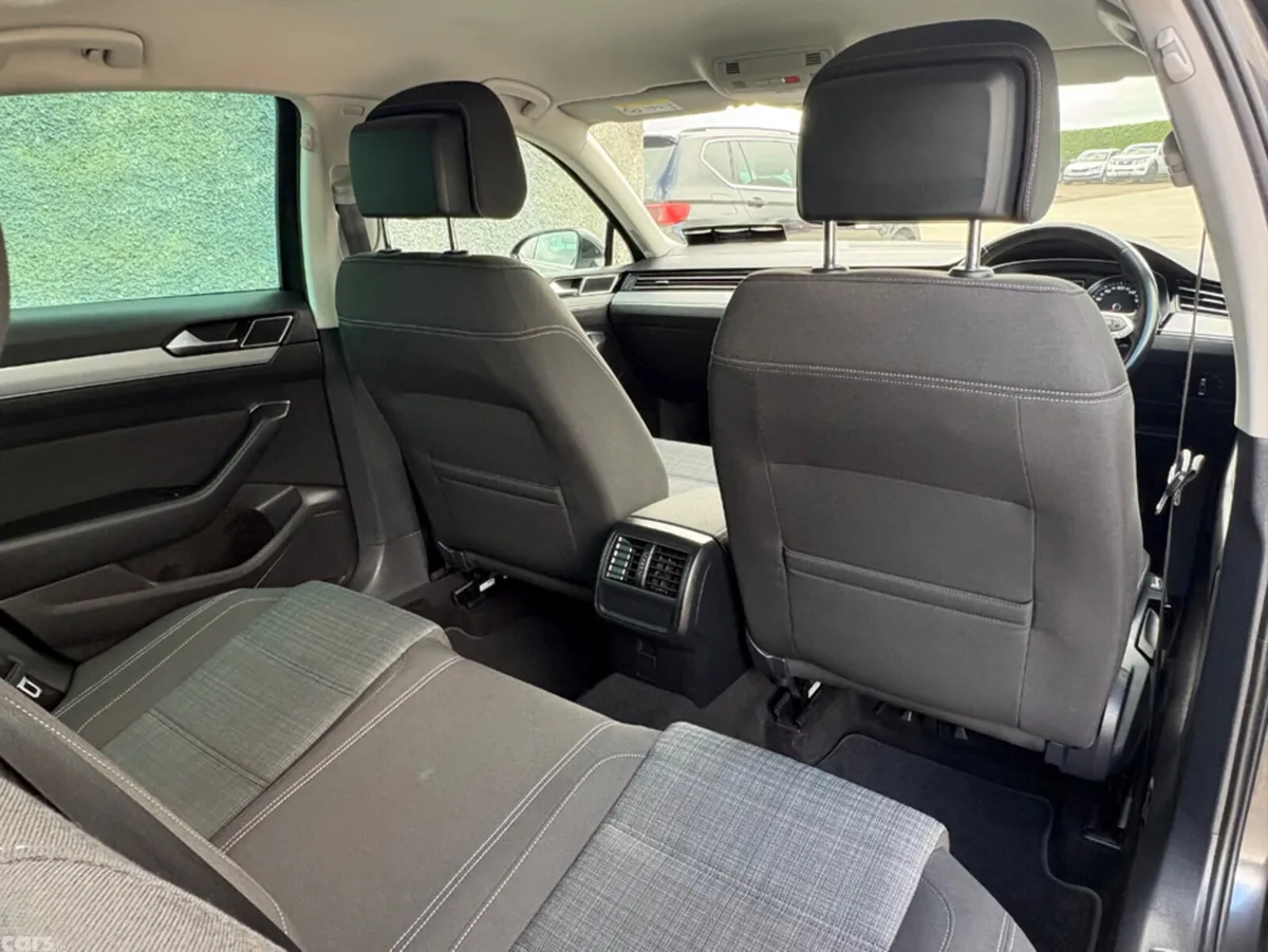 Volkswagen Passat Saloon, Diesel, 2021, Grey