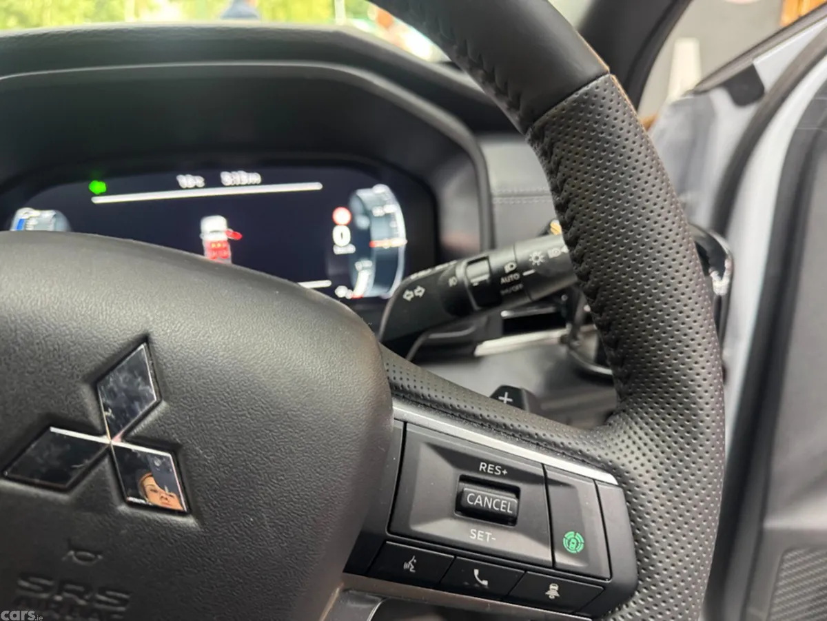 Mitsubishi Outlander SUV, Petrol Plug-in Hybrid, 2023, White