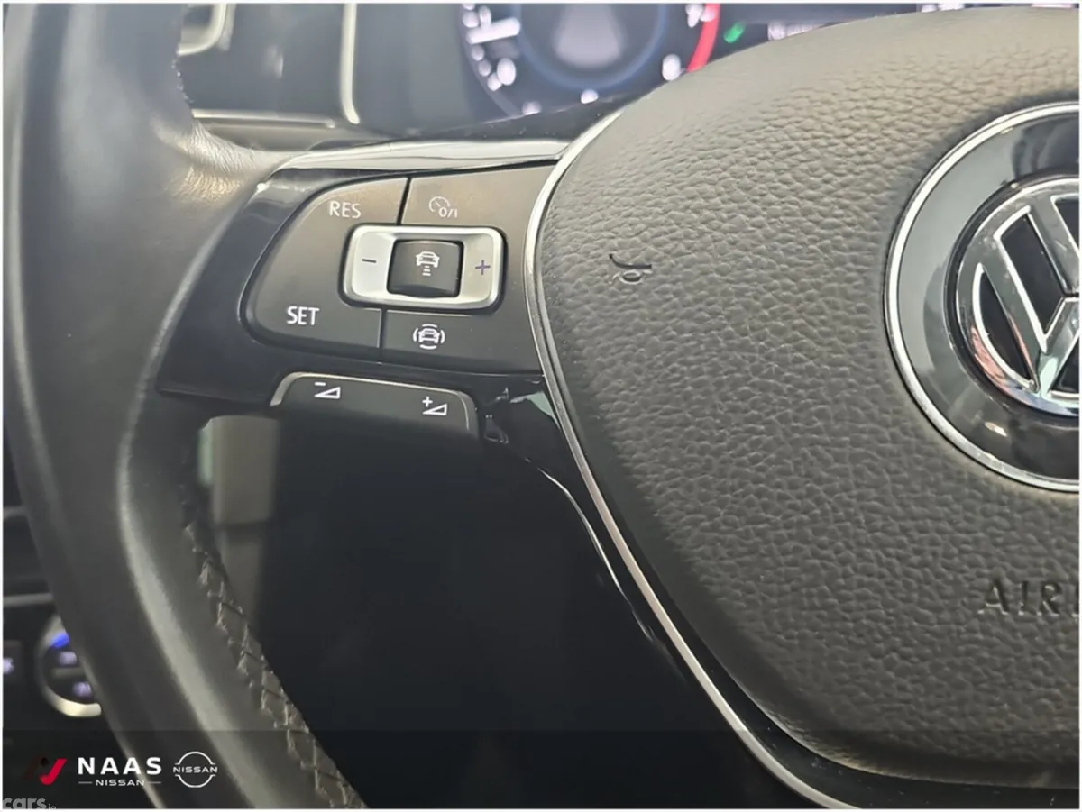 Volkswagen Golf Hatchback, Petrol, 2019, Silver
