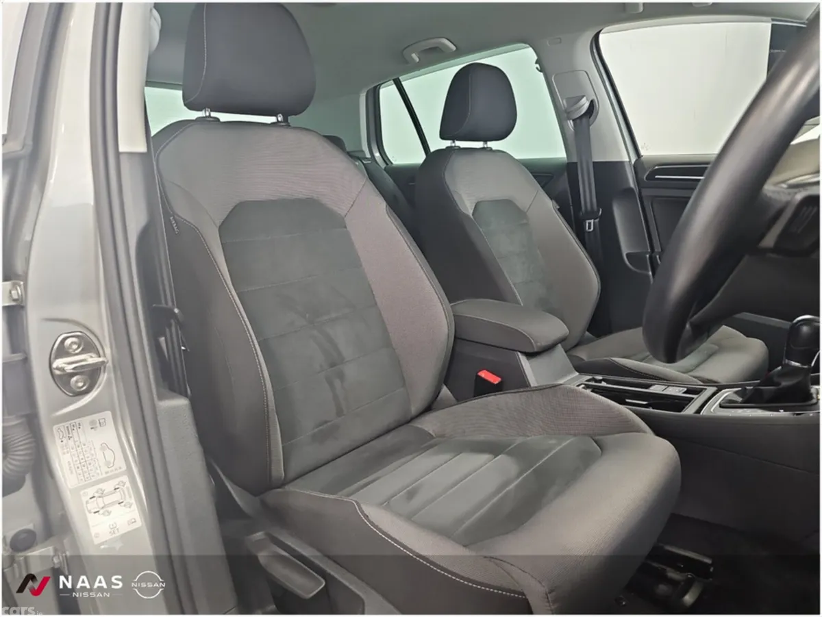 Volkswagen Golf Hatchback, Petrol, 2019, Silver