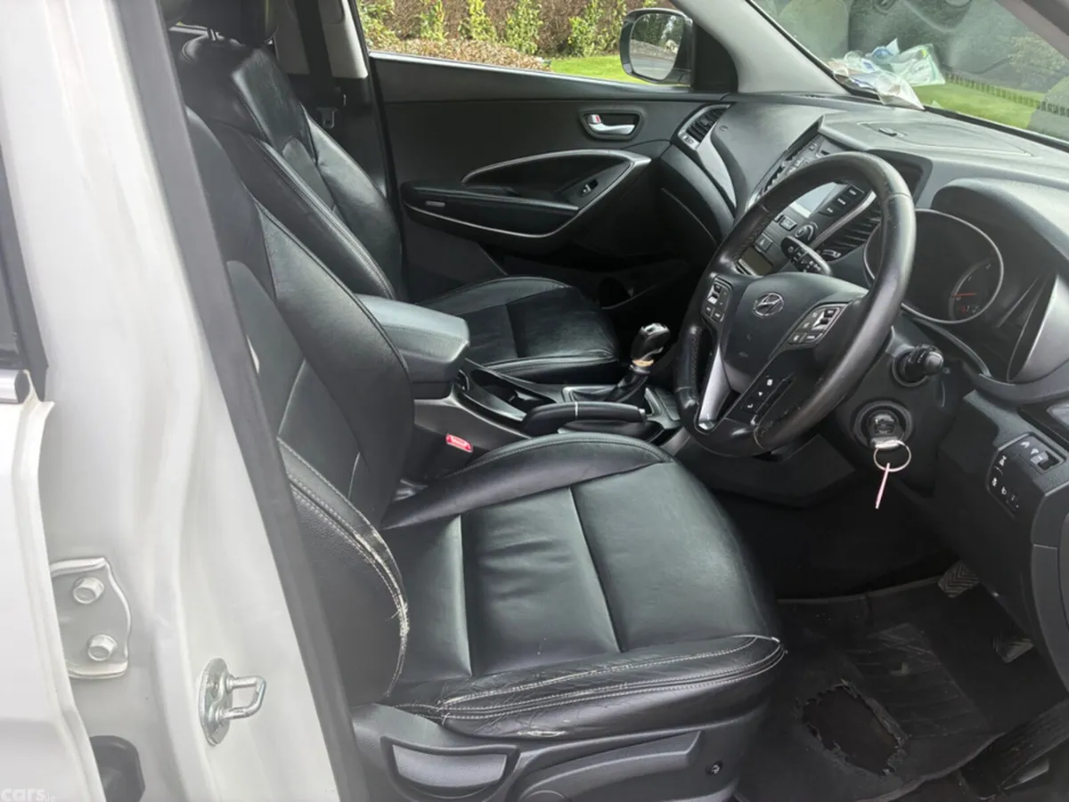 Hyundai Santa Fe SUV, Diesel, 2015, White