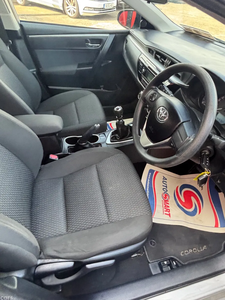 Toyota Corolla Saloon, Diesel, 2015, Silver