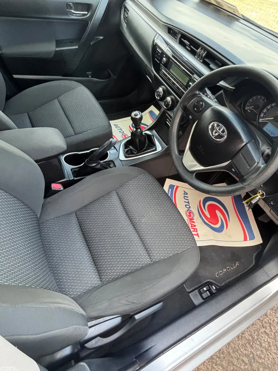 Toyota Corolla Saloon, Diesel, 2015, Silver