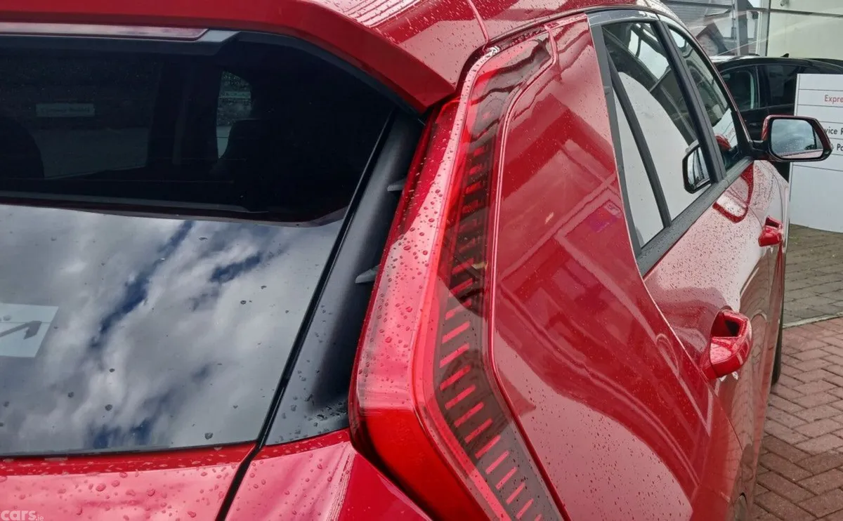 Kia Niro SUV, Petrol Plug-in Hybrid, 2026, Red
