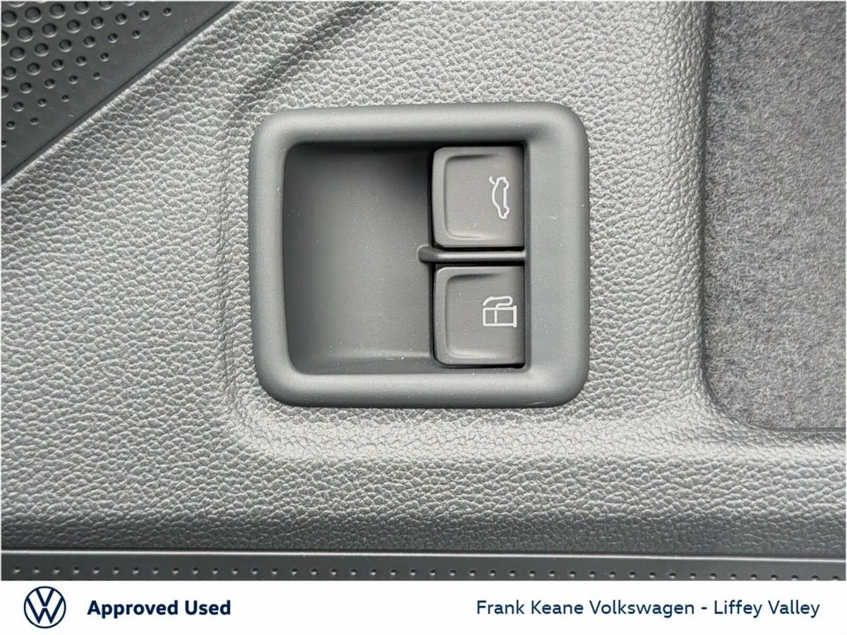 Volkswagen Passat Estate, Petrol Plug-in Hybrid, 2026, Silver