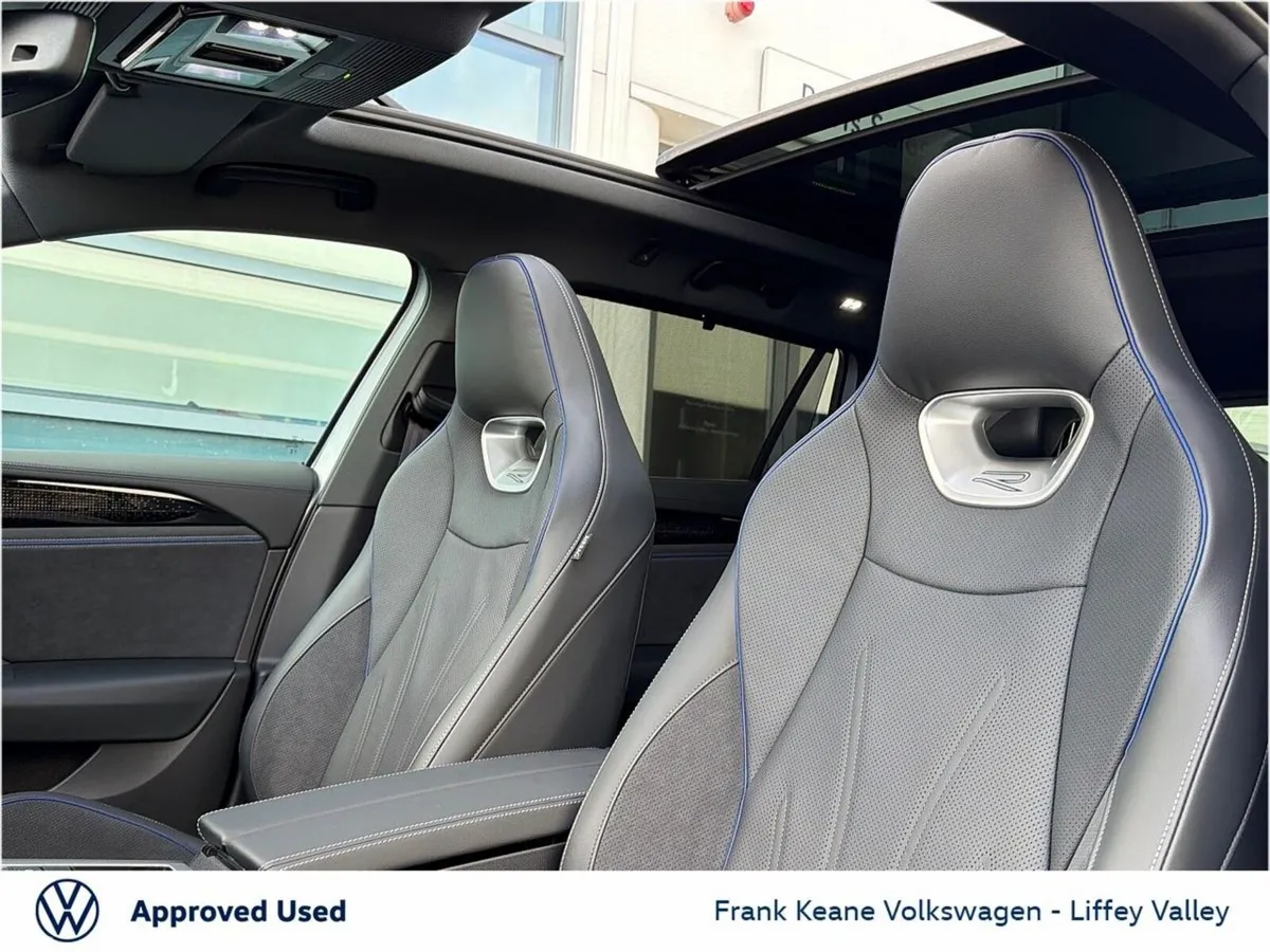 Volkswagen Passat Estate, Petrol Plug-in Hybrid, 2027, Silver