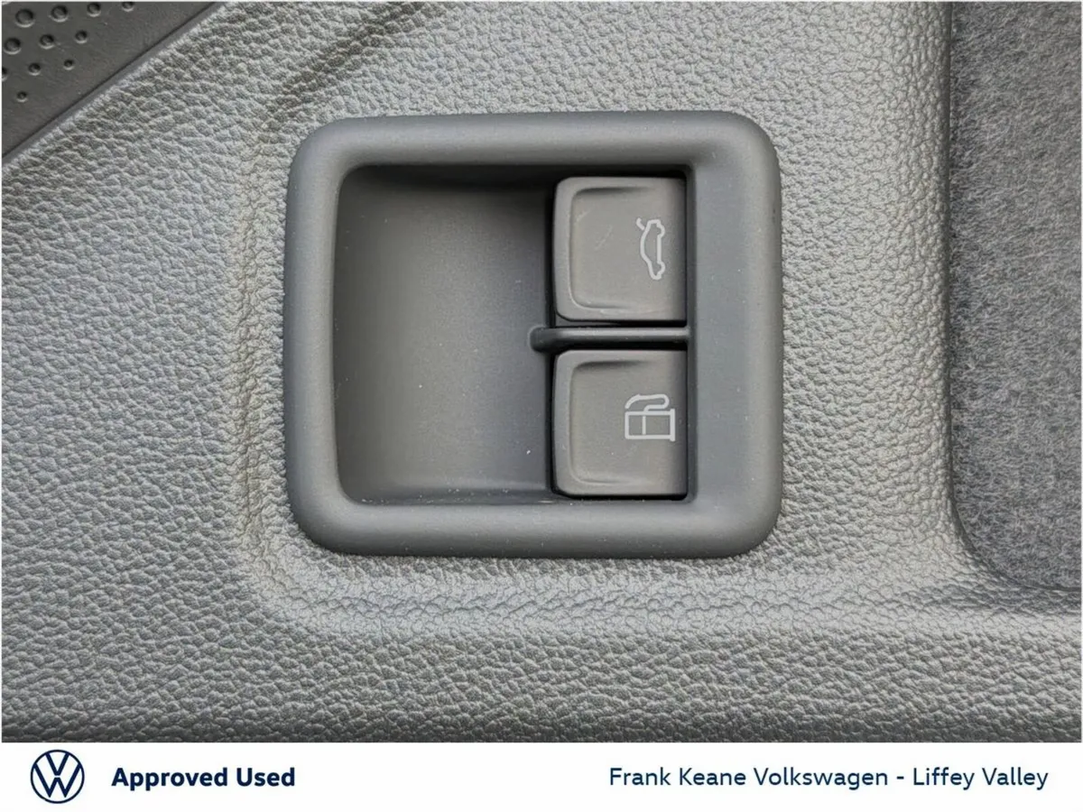 Volkswagen Passat Estate, Petrol Plug-in Hybrid, 2027, Silver