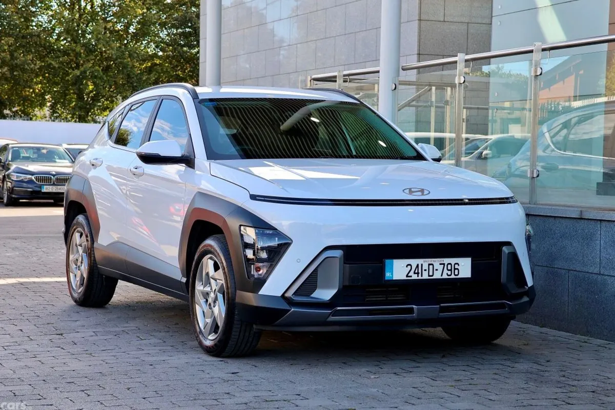 Hyundai KONA MPV, Petrol, 2024, White