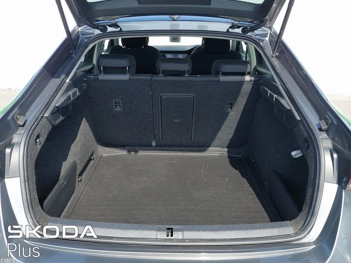 Skoda Octavia Saloon, Diesel, 2022, Grey