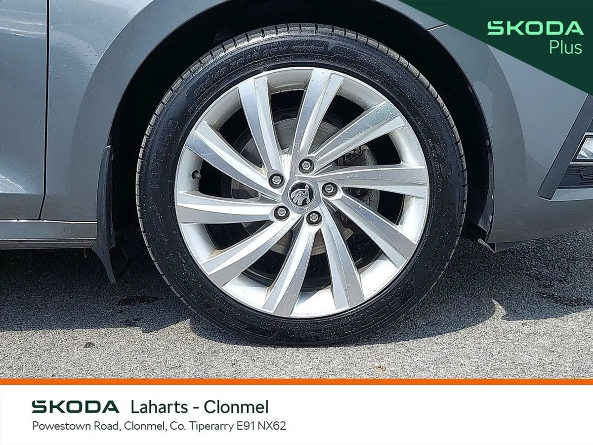 Skoda Octavia Saloon, Diesel, 2023, Grey
