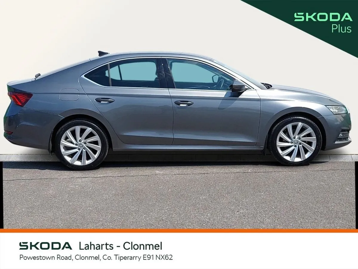 Skoda Octavia Saloon, Diesel, 2023, Grey