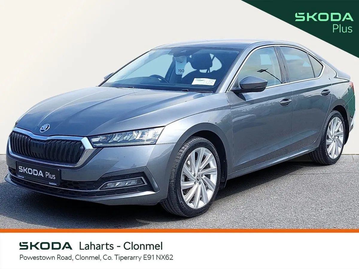 Skoda Octavia Saloon, Diesel, 2023, Grey