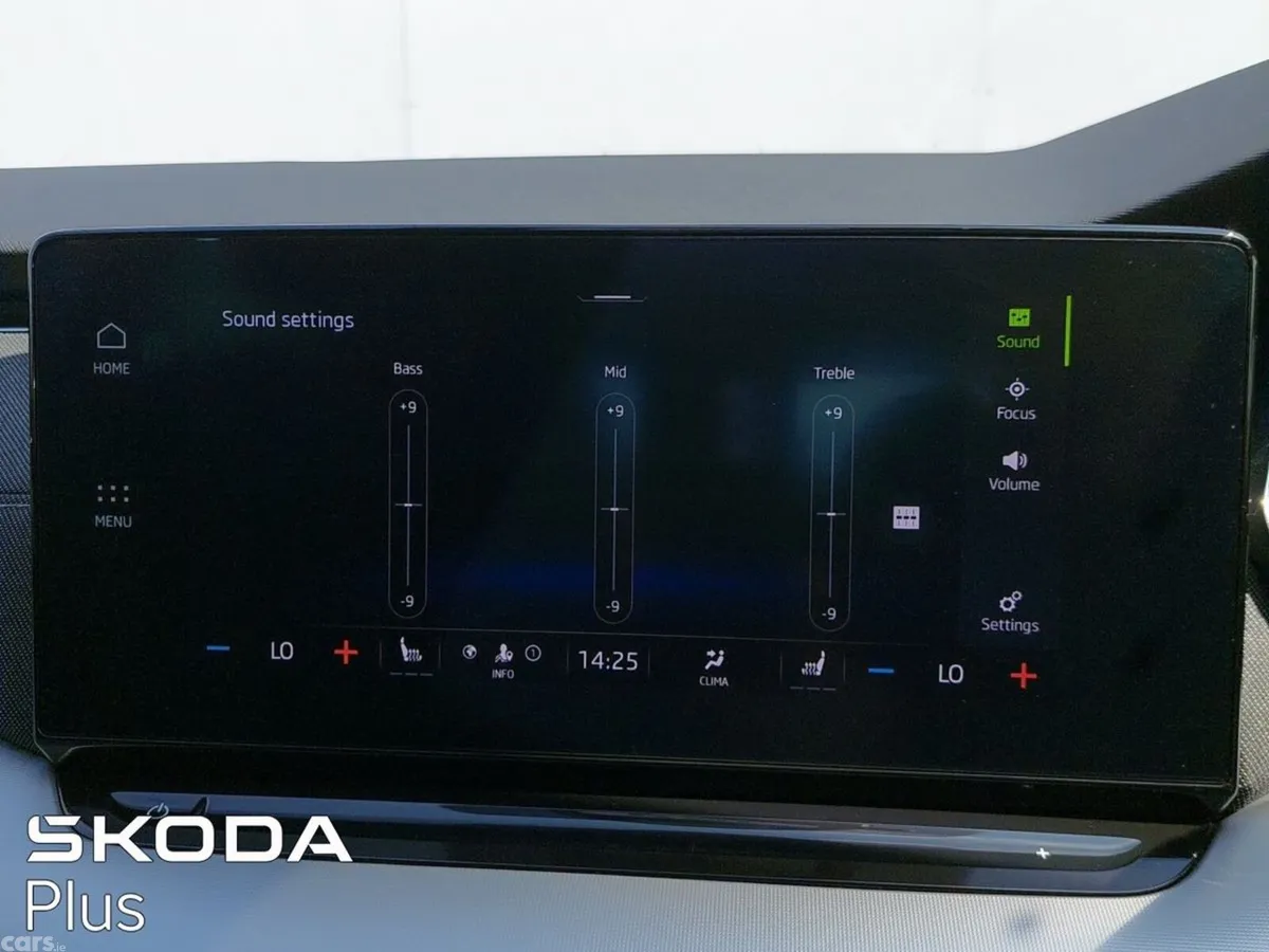 Skoda Octavia Saloon, Diesel, 2023, Grey