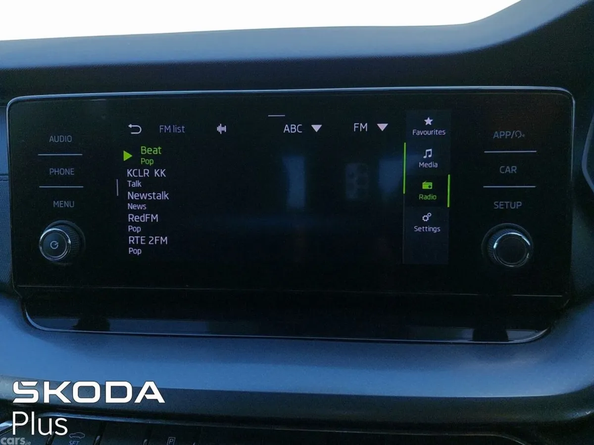 Skoda Octavia Saloon, Diesel, 2022, Grey