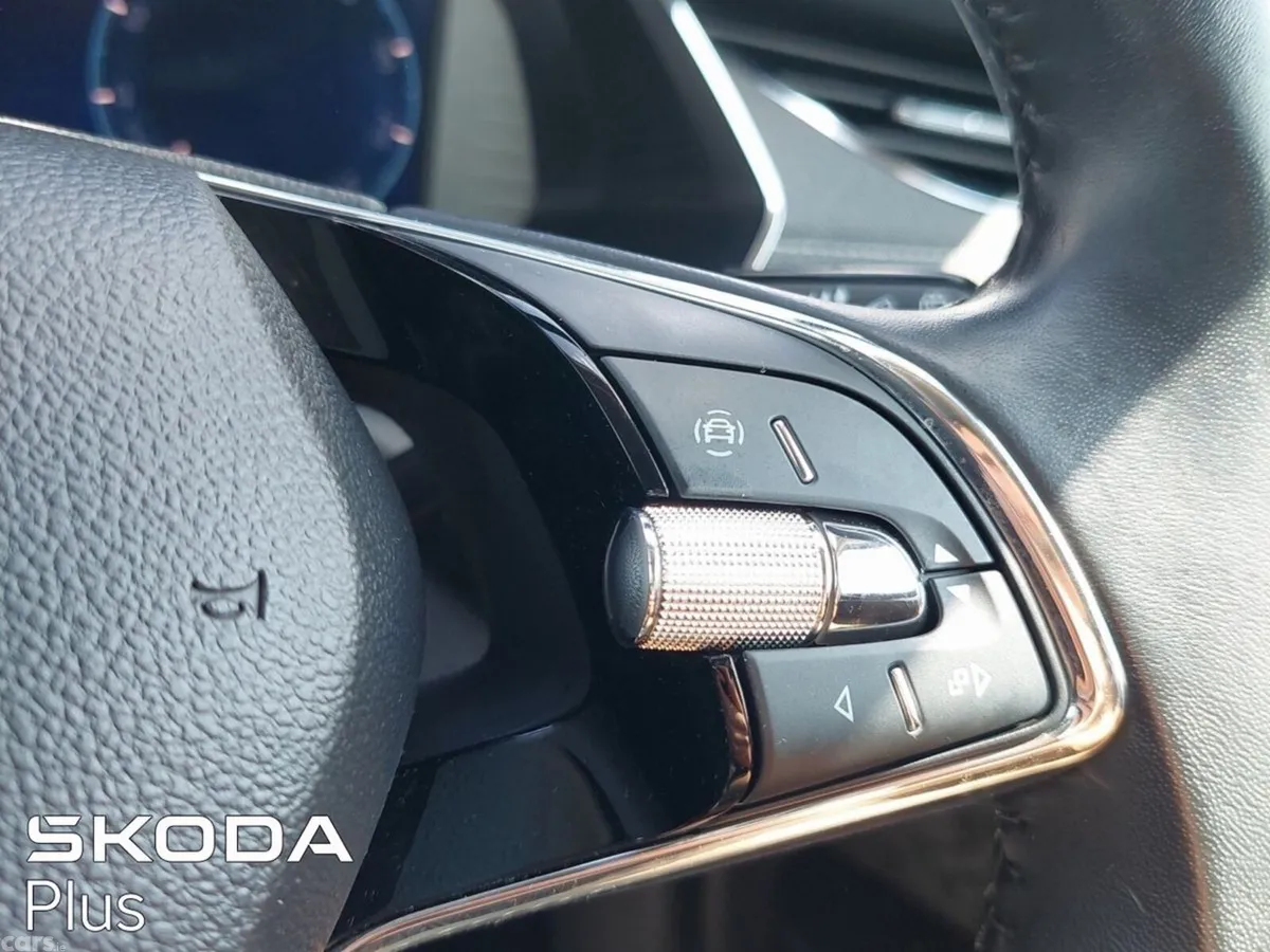 Skoda Octavia Saloon, Diesel, 2023, Grey