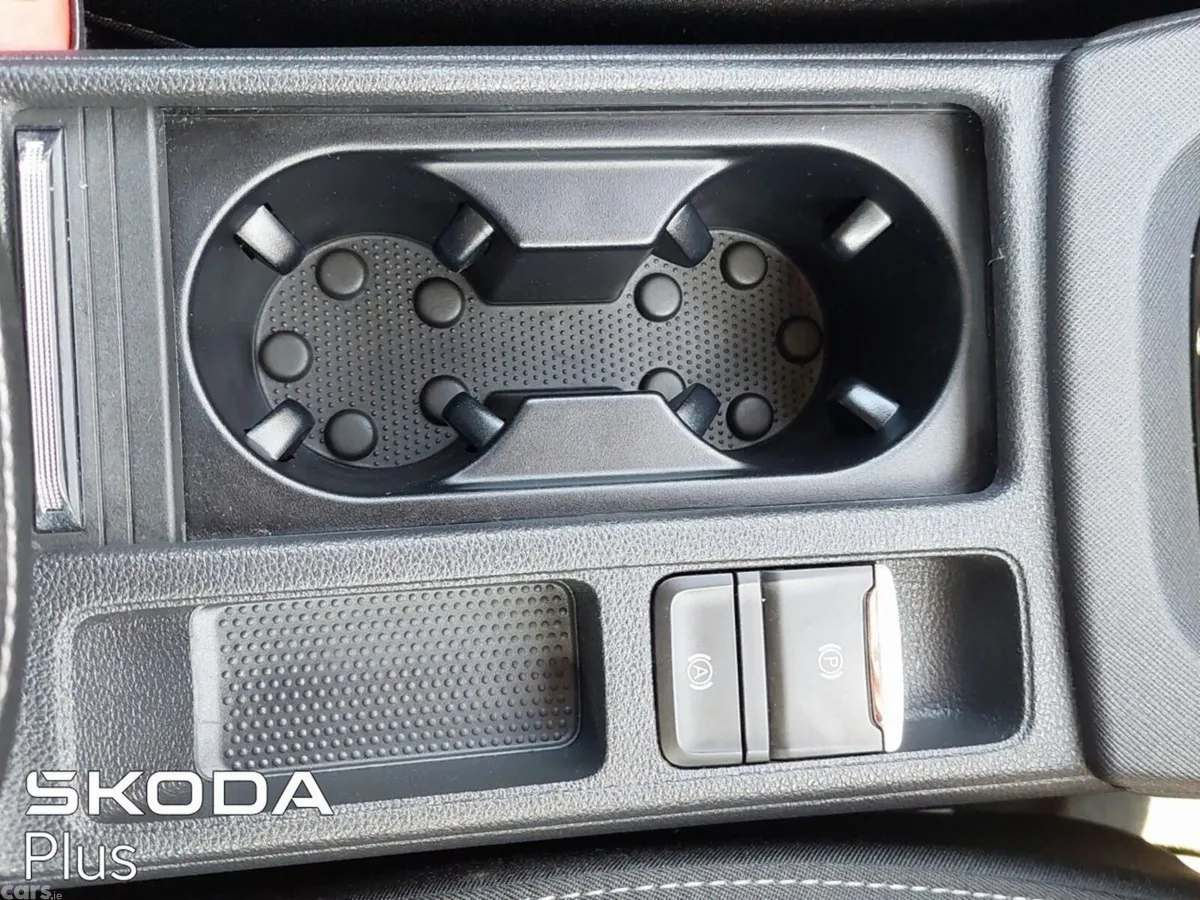 Skoda Octavia Saloon, Diesel, 2023, Grey