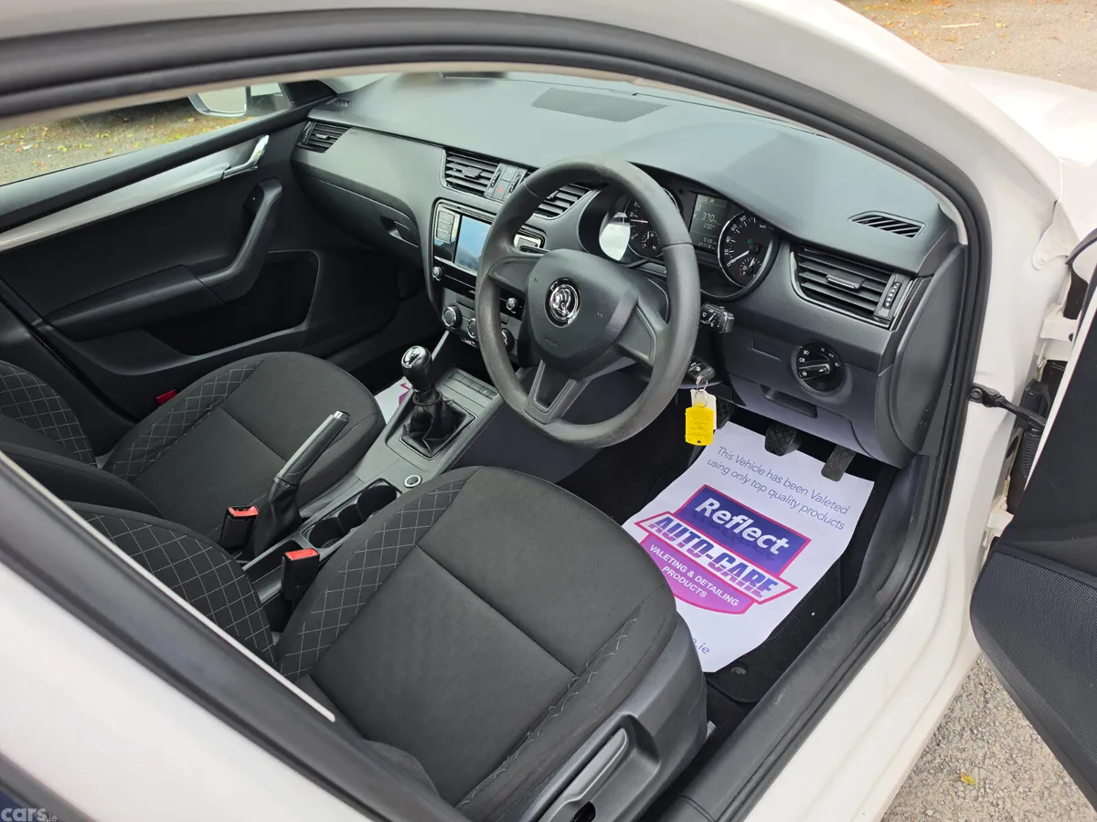 Skoda Octavia Saloon, Diesel, 2018, White