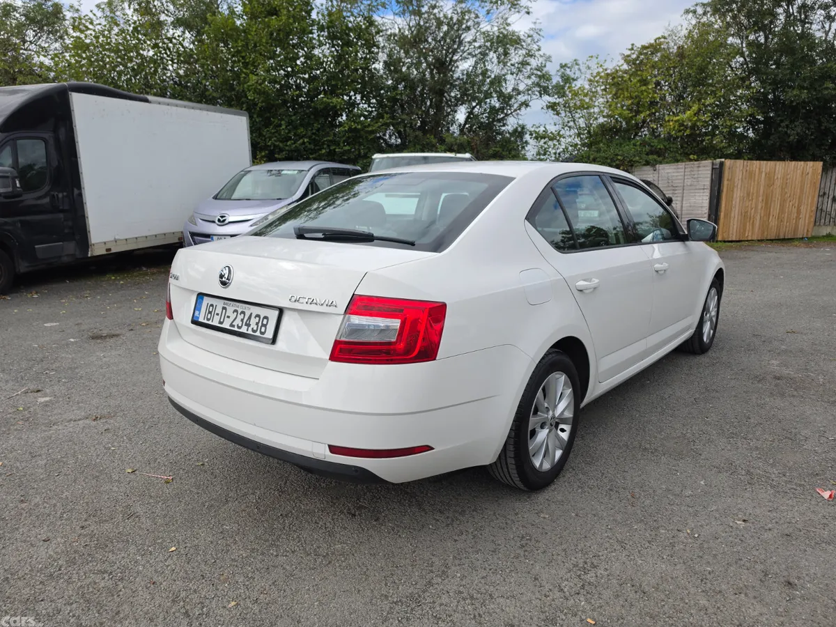 Skoda Octavia Saloon, Diesel, 2018, White