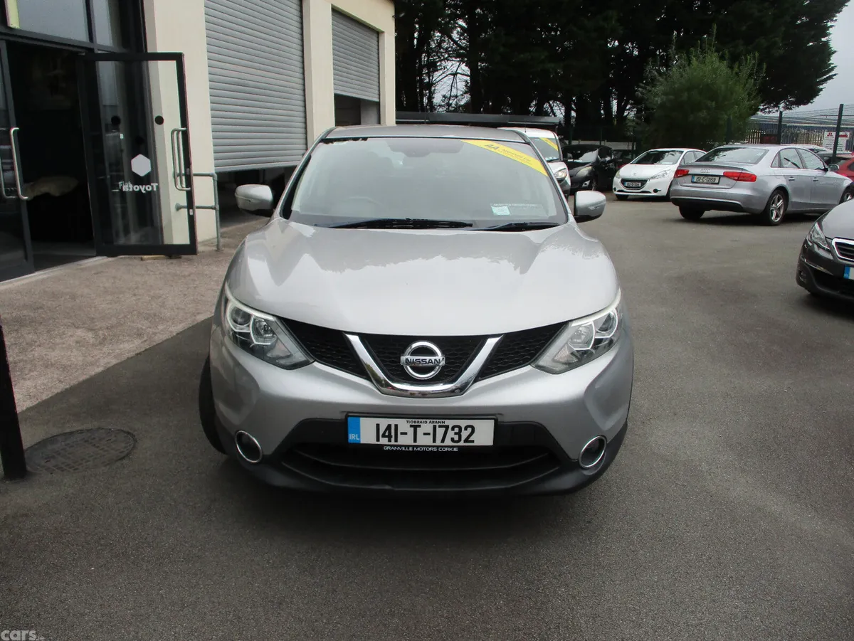 Nissan Qashqai Hatchback, Diesel, 2014, Silver