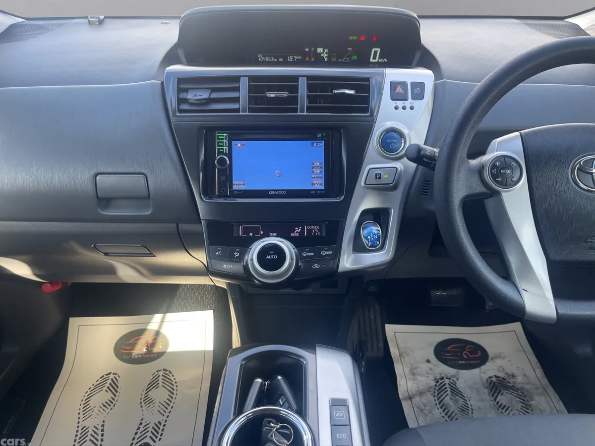 Toyota Prius MPV, Petrol Hybrid, 2013, White