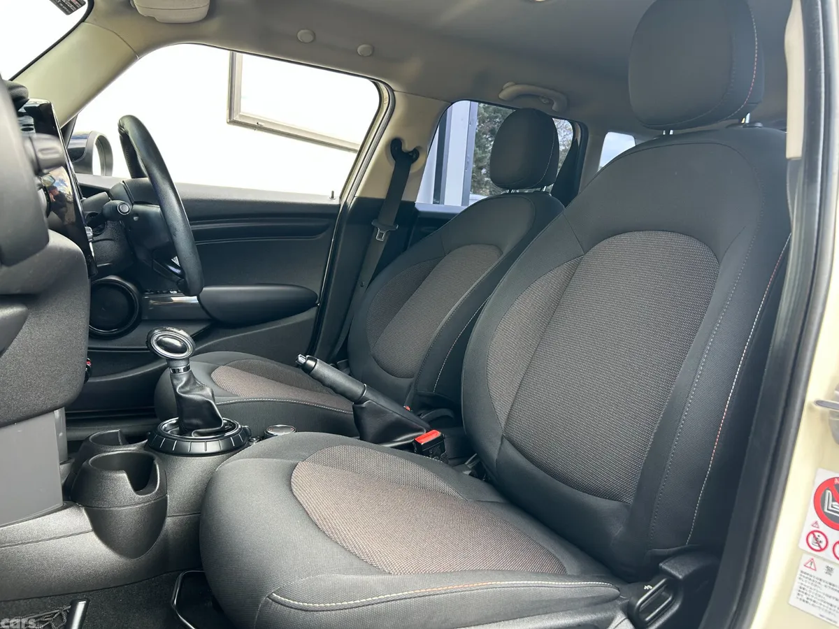 Mini Cooper Hatchback, Petrol, 2016, White