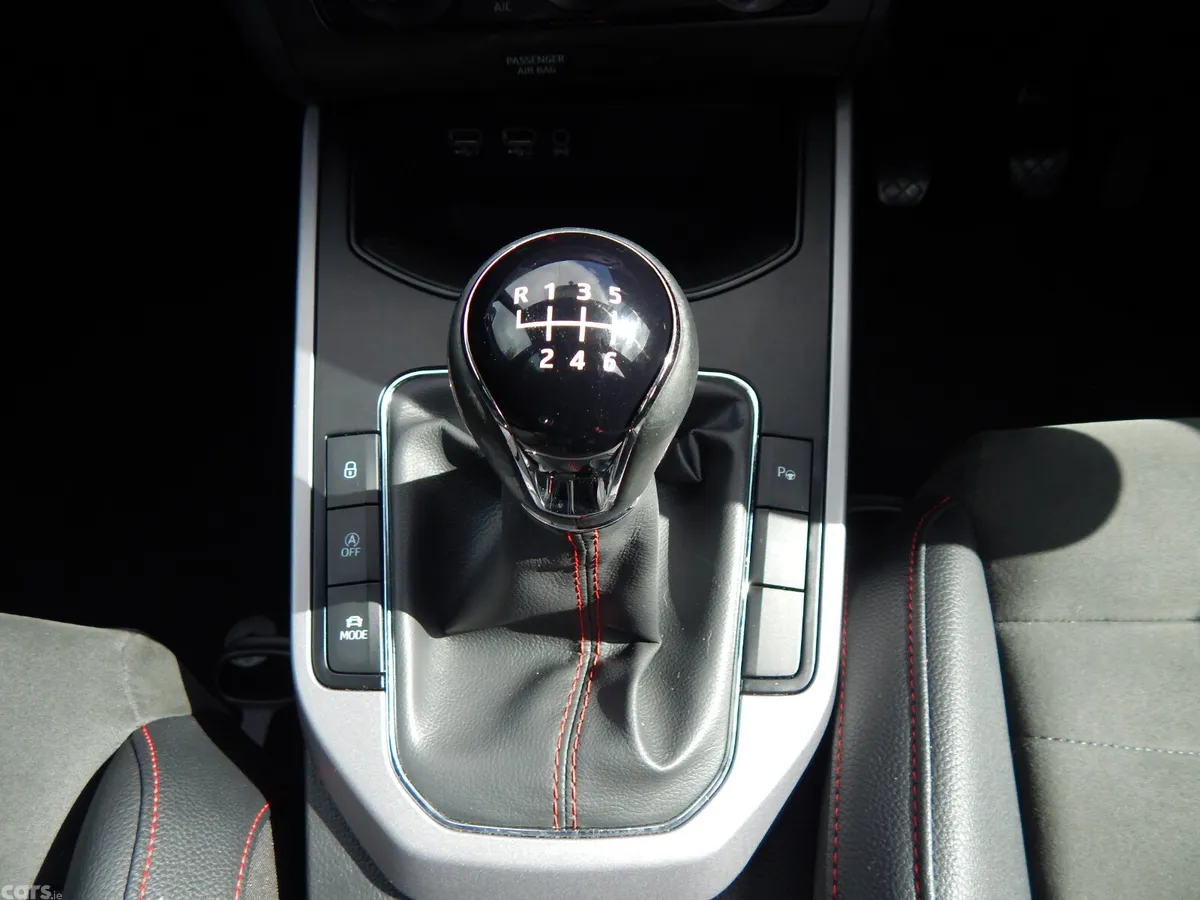 SEAT Arona SUV, Diesel, 2019, Black