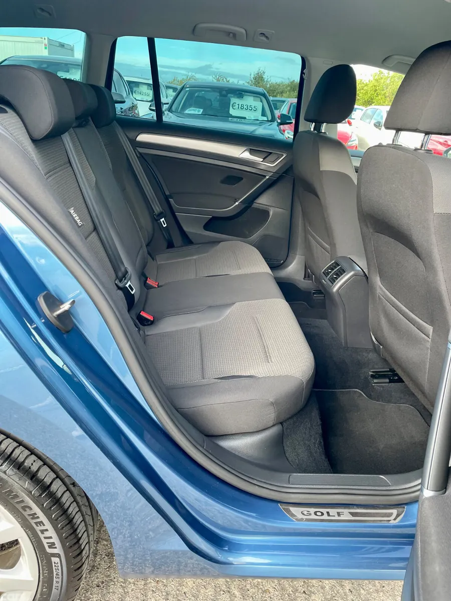 Volkswagen Golf Estate, Petrol, 2017, Blue
