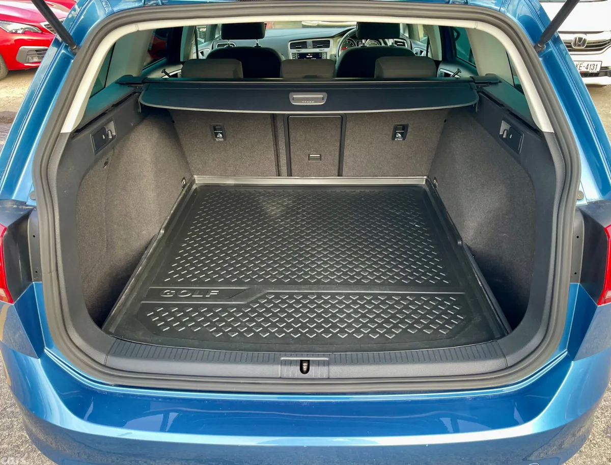 Volkswagen Golf Estate, Petrol, 2017, Blue