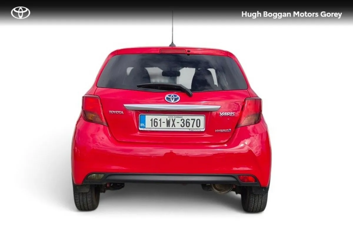 Toyota Yaris Hatchback, Petrol Hybrid, 2016, Red