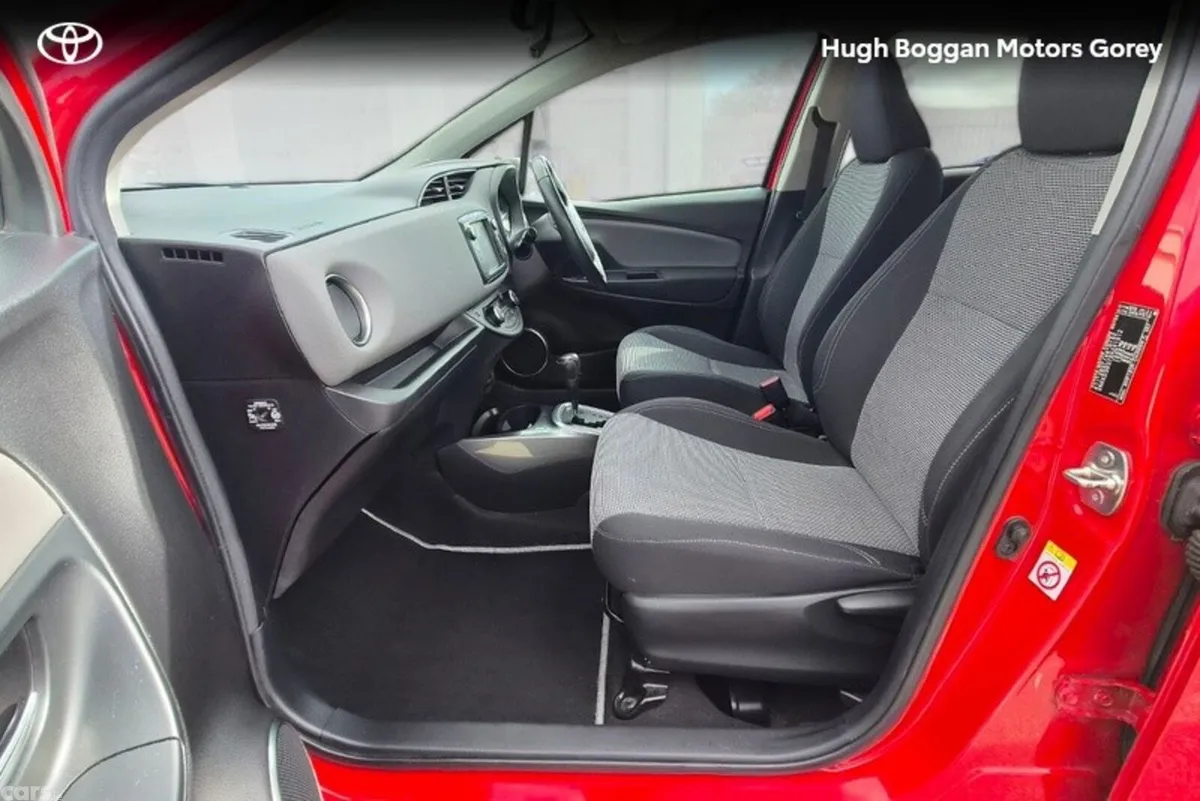Toyota Yaris Hatchback, Petrol Hybrid, 2016, Red