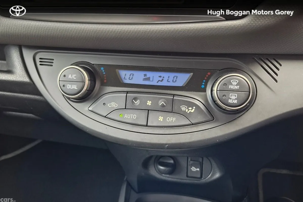 Toyota Yaris Hatchback, Petrol Hybrid, 2016, Red