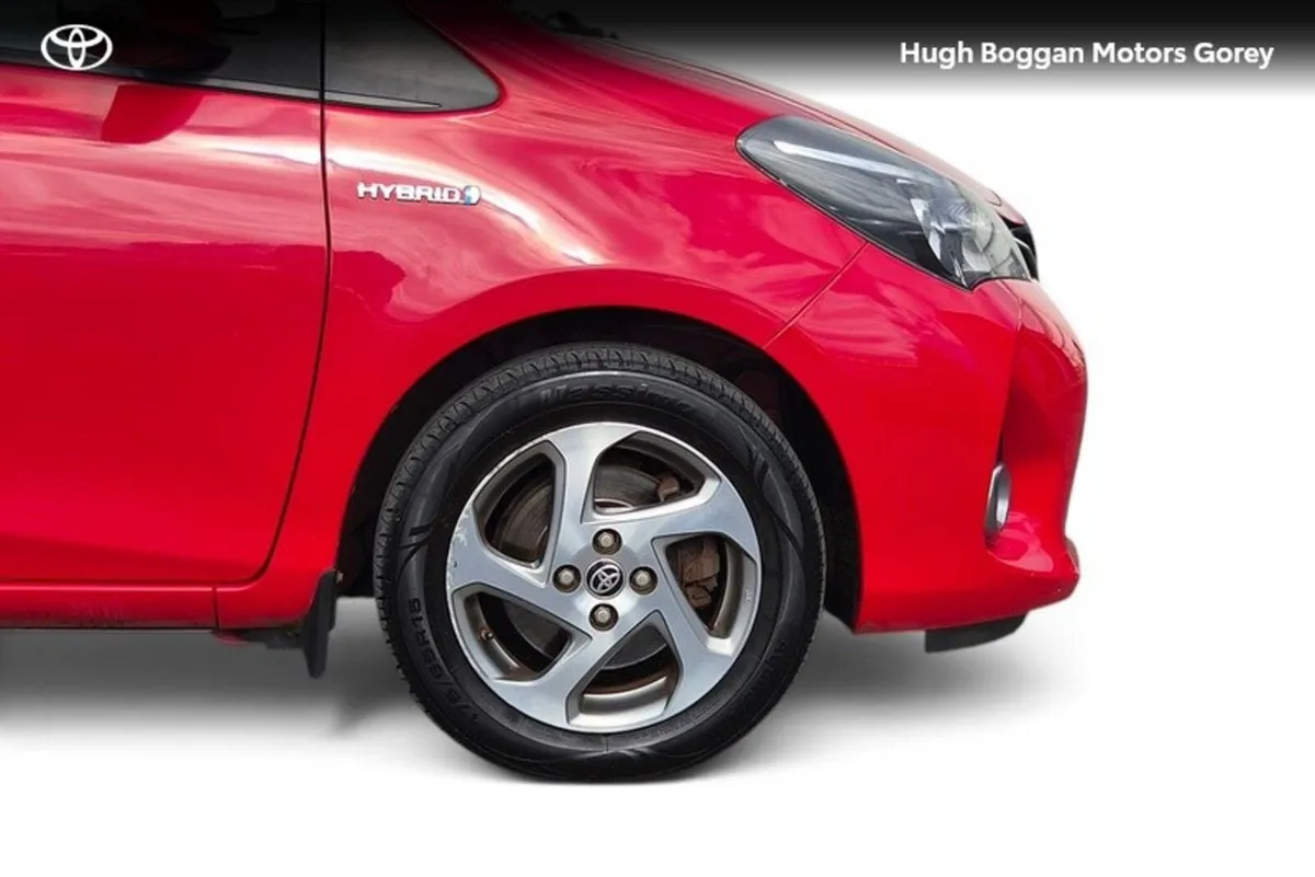 Toyota Yaris Hatchback, Petrol Hybrid, 2016, Red
