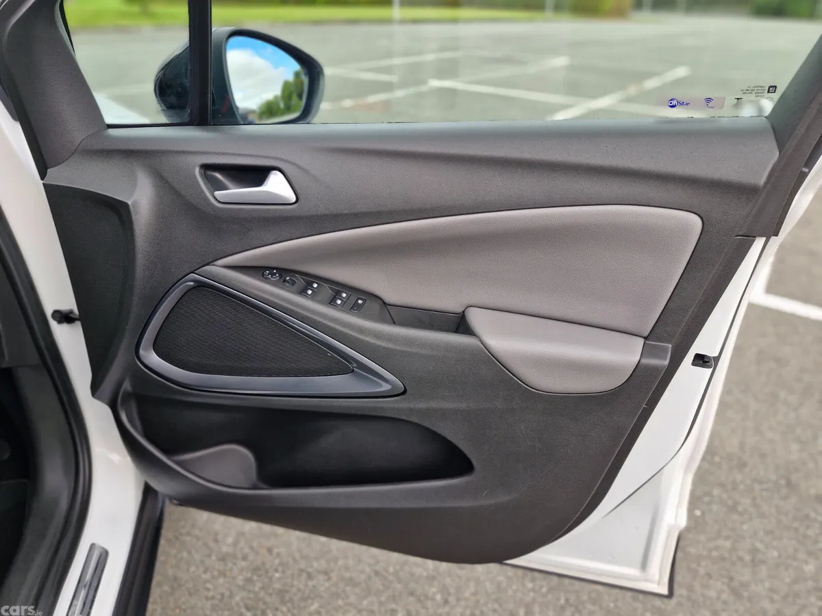 Opel Crossland X SUV, Diesel, 2018, White