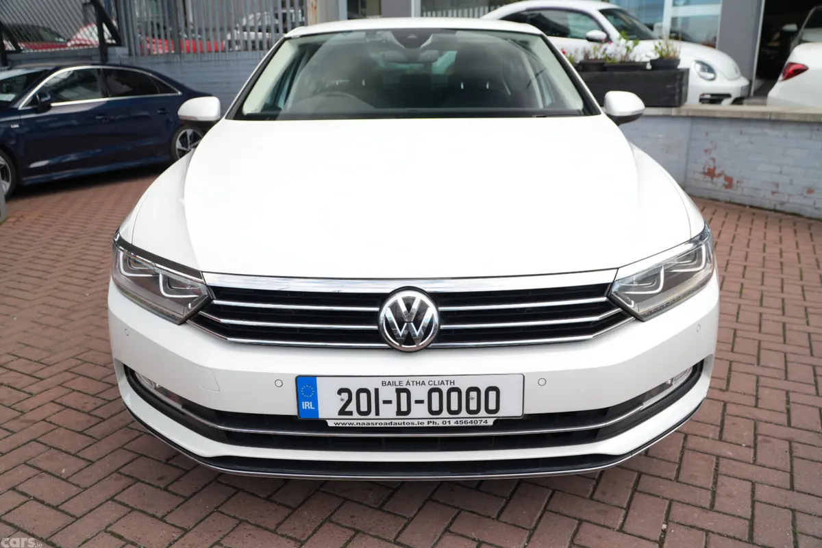 Volkswagen Passat Saloon, Diesel, 2020, White