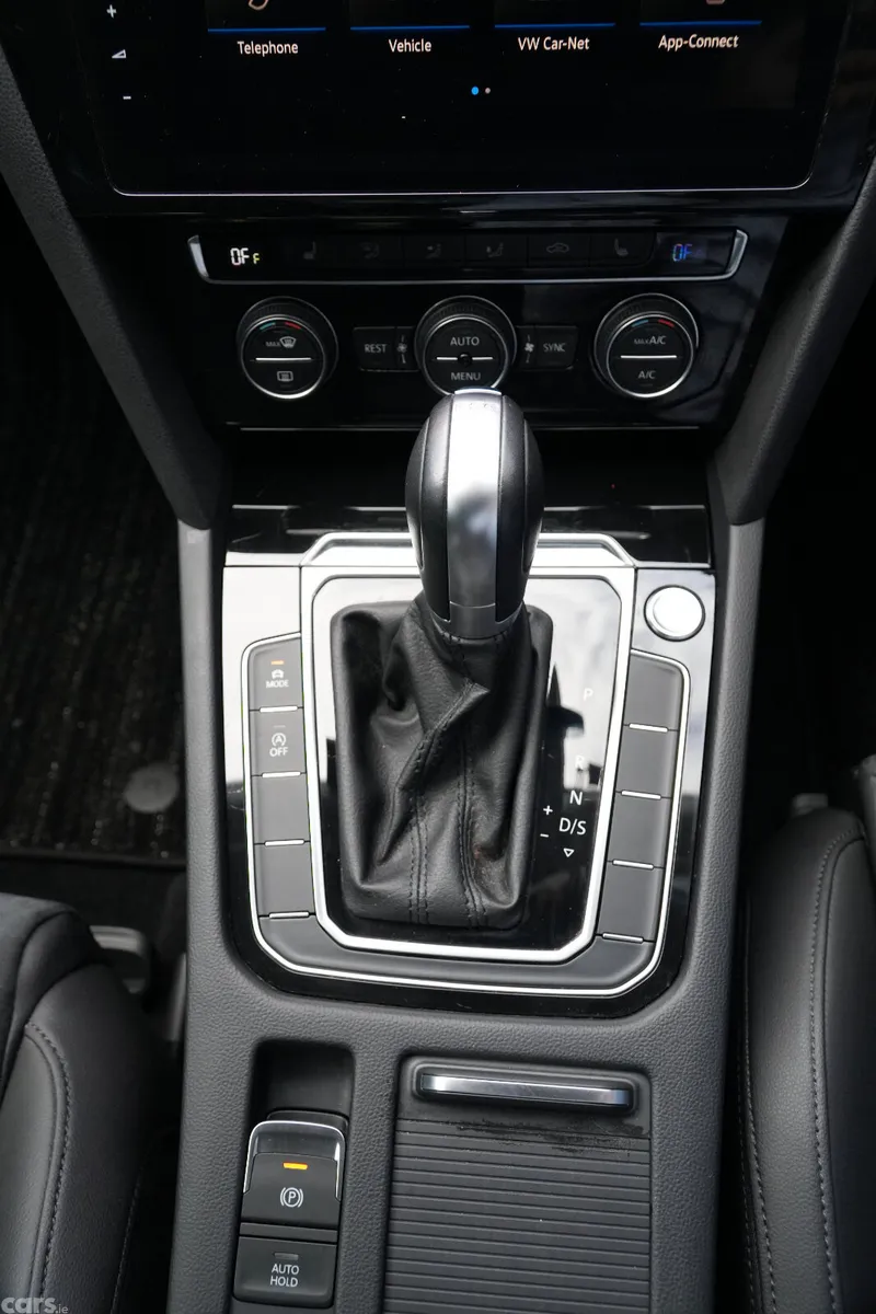 Volkswagen Passat Saloon, Diesel, 2020, White