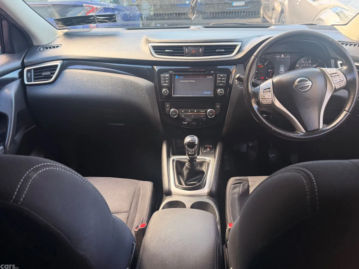 Nissan Qashqai SUV, Diesel, 2017, Grey